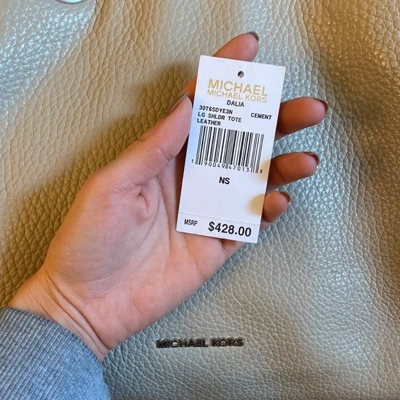 Michael Kors handbag ✨ includes FREE MK wristlet - Picture 3 of 12